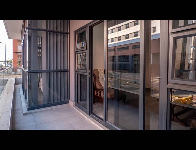 2 BEDROOM APARTMENT FOR SALE IN UMHLANGA RIDGE